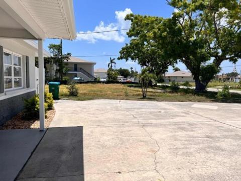 Cozy Home With One Bedroom Cape Coral Zewnętrze zdjęcie
